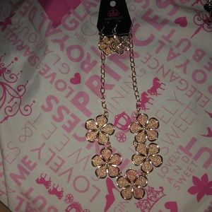 Rose gold necklace with earrings